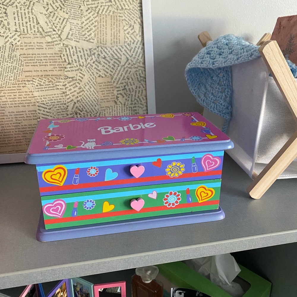 Nostalgic Y2K Barbie Jewelry Box